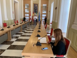 Los voluntarios de Redcor comienzan a recibir formación on line, y la UME se incorpora a las labores de desinfección de las calles