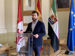 El alcalde de Cáceres destaca la necesidad de definir un modelo turístico común en las ciudades patrimonio