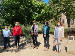 La consejera de Cultura visita el nuevo jardín del mirador en el Real Monasterio de Yuste