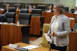 Leire Iglesias asegura que la recuperación de la totalidad de los servicios ferroviarios en Extremadura será progresiva, al igual que en toda España