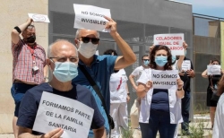 Los celadores protestarán en Cáceres por ser considerados personal de bajo riesgo