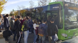 alaya dice que no hay capacidad para ampliar la línea del bus al campus