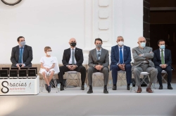La Junta, representantes de instituciones y sociedad civil rinden homenaje en el Día de Extremadura a víctimas y colectivos que luchan contra la Covid
