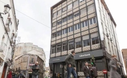 Varios trabajadores de Liberbank, en cuarentena tras un positivo en la oficina central de Cáceres