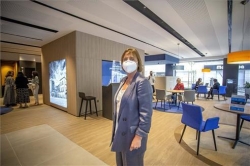 CaixaBank abre en la avenida de España su primera oficina store