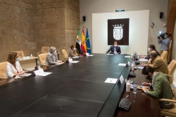 El Consejo de Gobierno autoriza la implantación, en la Uex, de los programas de Doctorado en Ingenierías Industriales y en Turismo