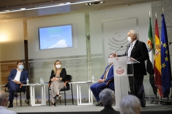 Fernández Vara destaca la solidaridad y el compromiso de los donantes de sangre
