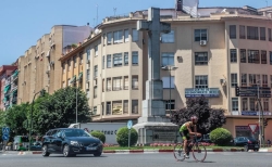 El Congreso rechaza una moción para que no se retire la Cruz de los Caídos