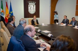El presidente y el vicepresidente primero de la Diputación de Badajoz participan en una reunión del Consejo de Política Local de Extremadura