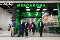 Fernández Vara asiste en Cáceres a la inauguración del nuevo supermercado Mercadona