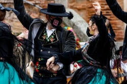 El folk del redoble abre las puertas a la Navidad