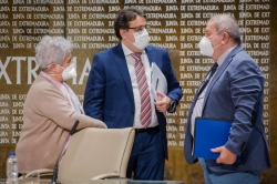 La Junta de Extremadura permitirá una mayor flexibilidad en el régimen de visitas y de salidas en las residencias de personas vulnerables