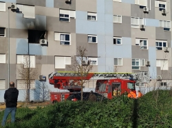 Un incendio calcina una vivienda en Cáceres