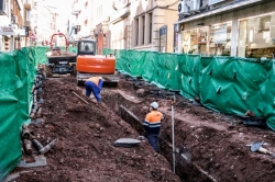 Gómez Becerra aplaude la obra pero cree que lastra aún más sus negocios