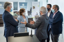 Escuchar Rafael España acompaña a Carmen Calvo en su visita a las instalaciones del Parque Científico y Tecnológico de Extremadura