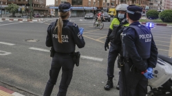 La policía desaloja un botellón y cinco fiestas en domicilios tras el fin del estado de alarma