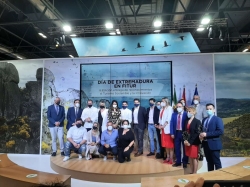 Entregados los III Reconocimientos a la Innovación y Sostenibilidad Turística en el stand de Extremadura en FITUR