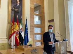 La Junta de Gobierno Local ha aprobado un contrato para las obras de reparación y mantenimiento de los sistemas fotovoltaicos del pabellón y la Casa d