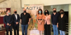 Nuria Flores subraya la contribución del grupo musical Acetre al refuerzo de la identidad transfronteriza