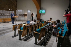 El consejero de Sanidad y Servicios Sociales avanza que un próximo Consejo de Gobierno aprobará la ampliación de horario del ocio nocturno