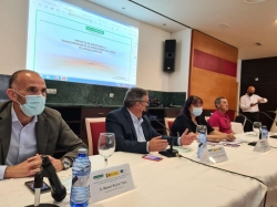 La consejera Begoña García avanza que el regadío de Tierra de Barros supondrá un gran impacto económico y social en Extremadura