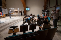 La Junta de Extremadura autoriza la apertura del ocio nocturno y flexibiliza las medidas de prevención en las residencias de personas mayores