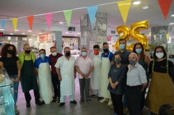 El alcalde Luis Salaya celebra el 25 aniversario del mercado Ronda del Carmen con los hombres y mujeres que “lo sostienen”