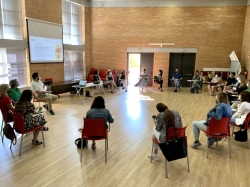 La cooperativa de cuidados ‘Red te cuida’, que ha contado con la colaboración del Ayuntamiento, se constituye para mejorar las condiciones laborales d