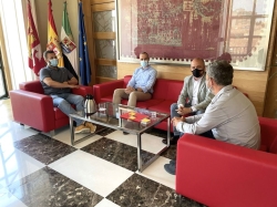 Cáceres y Arroyo de la Luz colaborarán en proyectos turísticos y de desarrollo sostenible y digital que beneficien a ambas localidades
