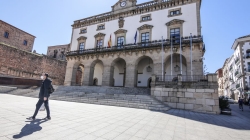 La deuda viva del Ayuntamiento de Cáceres se quedará en 16 millones de euros