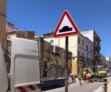 Se pintan las marcas viales en el carril bici de la Ronda Norte que habilita su uso a patines y vehículos de movilidad personal