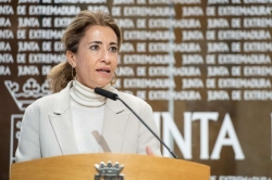 La ministra de Transportes confirma que la alta velocidad en el tramo Plasencia-Badajoz se pondrá en servicio 'antes del próximo verano'