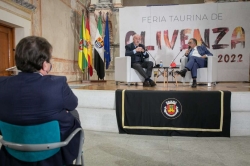 Fernández Vara asiste la presentación de los carteles de la Feria Taurina de Olivenza 2022