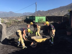 Un equipo del CPEI compuesto por cinco bomberos se desplazó a La Palma para colaborar en trabajos operativos como consecuencia del volcán