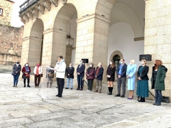 Minuto de silencio en repulsa por los asesinatos de mujeres víctimas de la violencia machista