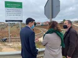 La consejera para la Transición Ecológica visita en Valverde de Leganés el encauzamiento del arroyo Las Naves y conoce el proyecto presentado de regen