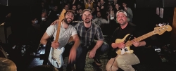 “ROJO CARDINAL”, UNA BANDA CON ORÍGENES EN BADAJOZ, HA VUELTO A LOS ESCENARIOS