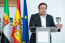 Fernández Vara valora la capacidad de los profesionales del urbanismo y la arquitectura para adaptarse a los cambios de la sociedad