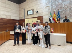 El IES San Fernando de Badajoz gana el I Concurso de Debate en ESO y la alumna Carlota Maya obtiene el premio a la mejor oradora