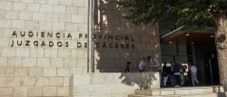 El juzgado abre diligencias por el caso del cráneo hallado en un contenedor en Cáceres