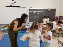 Esther Gutiérrez visita el CEIP El Llano, de Monesterio, recientemente reformado integralmente