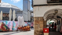 Los hosteleros de la plaza Mayor de Cáceres plantean cerrar por el macro concierto