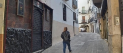 Desalojan a 70 menores que bebían alcohol en un bar de copas de Cáceres