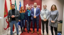 El alcalde afirma que los concejales que quieran seguir, «continuarán»