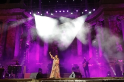 Niña Pastori inunda con su voz el Teatro Romano de Mérida en el primer espectáculo del octavo STONE & MUSIC Festival