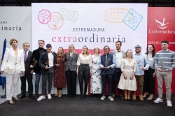 Guardiola reafirma en FITUR su compromiso con el sector turístico extremeño y anuncia que el Festival de Teatro de Mérida será presentado en N.Y