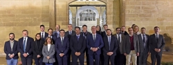 EL ALCALDE PARTICIPA EN LA ASAMBLEA DEL GRUPO DE CIUDADES PATRIMONIO DE LA HUMANIDAD EN BAEZA, QUE APRUEBA VARIOS ESPECTÁCULOS CULTURALES Y LA CAMPAÑA