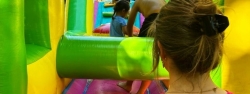 EL AYUNTAMIENTO DE CÁCERES CLAUSURA LAS “LUDOTECAS” DEL IMAS CON UNA GRAN FIESTA PARA LOS 180 NIÑOS Y NIÑAS QUE HAN ASISTIDO A ELLAS