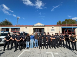 Extremadura despliega su solidaridad: la presidenta María Guardiola despide a los policías locales que parten hacia la Comunidad Valenciana para apoya