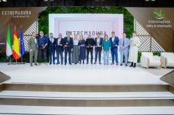 Guardiola celebra el "año histórico" del turismo en Extremadura desde FITUR: "Hemos pulverizado récords"